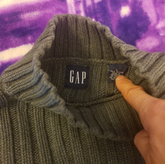 Sweater - Picture 3 of 4